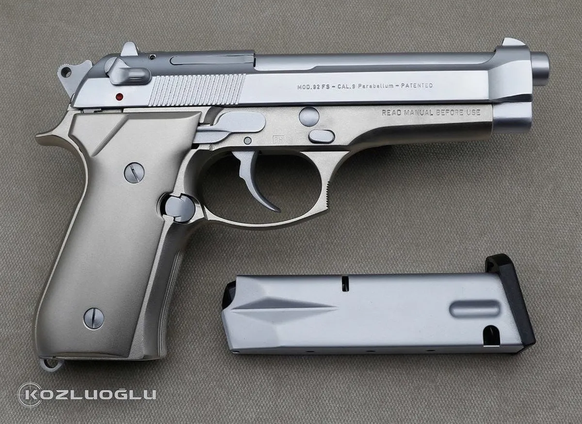 Beretta 92FS Beyaz Krom Kaplama Detay 4