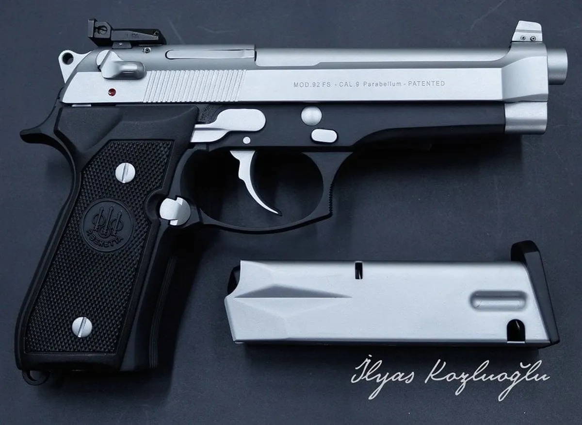 Beretta 92FS Beyaz Siyah Krom Kaplama Detay 2