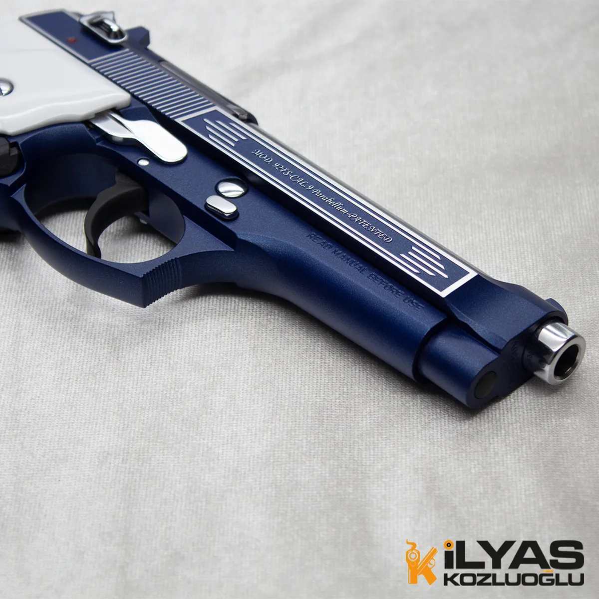 Beretta 92FS Mavi Kaplama & Parlak Beyaz Gravür Detay 5