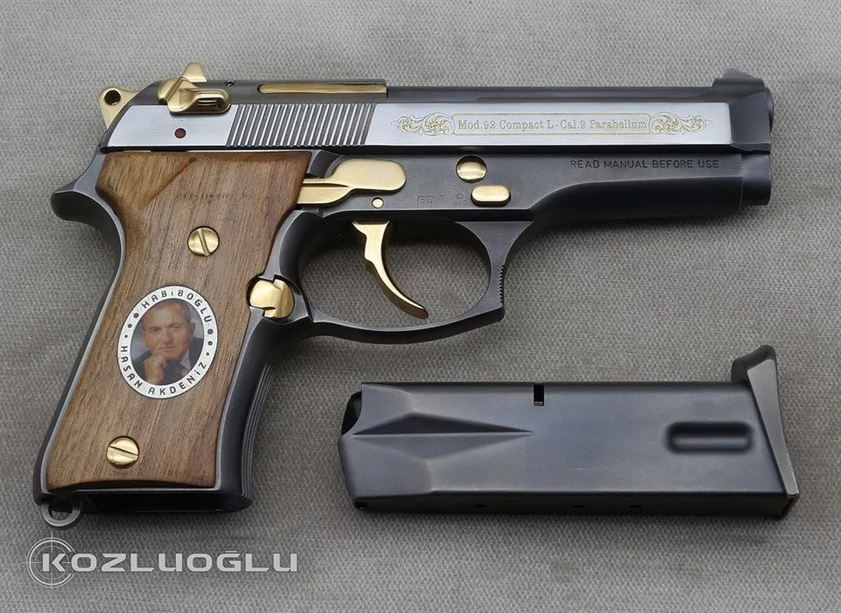 Beretta MOD92 Compact Yanaklar Sade Gravür & Titanyum Kaplama Detay 3