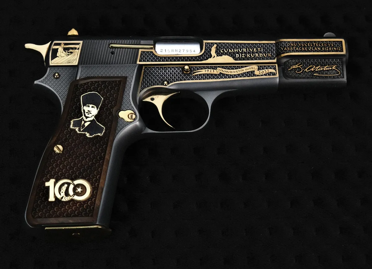 Browning Cumhuriyetin 100. Yılı Gravür Çalışması Detay 4