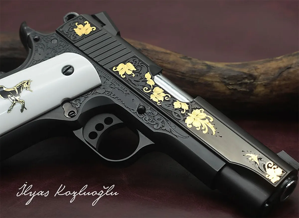 Colt 1911 – Sarı Yapraklı Gravür Desen – Koyu Füme Titanyum Kaplama Detay 2
