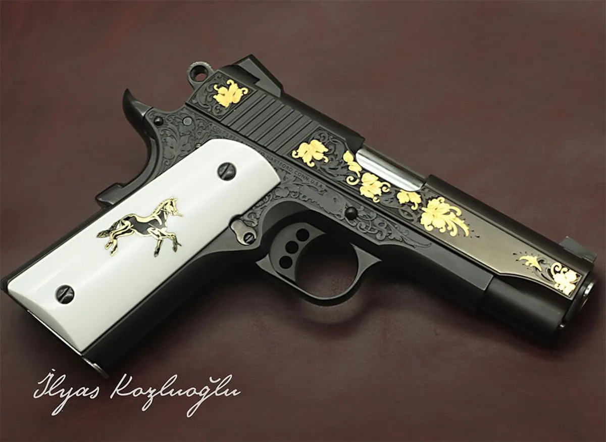 Colt 1911 – Sarı Yapraklı Gravür Desen – Koyu Füme Titanyum Kaplama Detay 4
