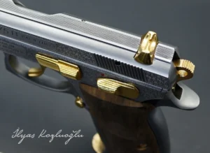 CZ 75 B – Eng Scroll Gravür – Açık Füme Titanyum Kaplama – Parlak Sarı Titanyum Parçalar