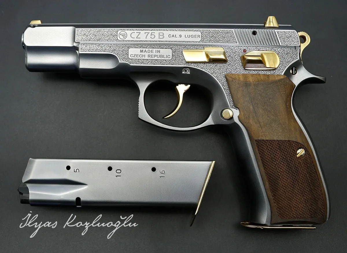 CZ 75 B – Eng Scroll Gravür – Açık Füme Titanyum Kaplama – Parlak Sarı Titanyum Parçalar Detay 2
