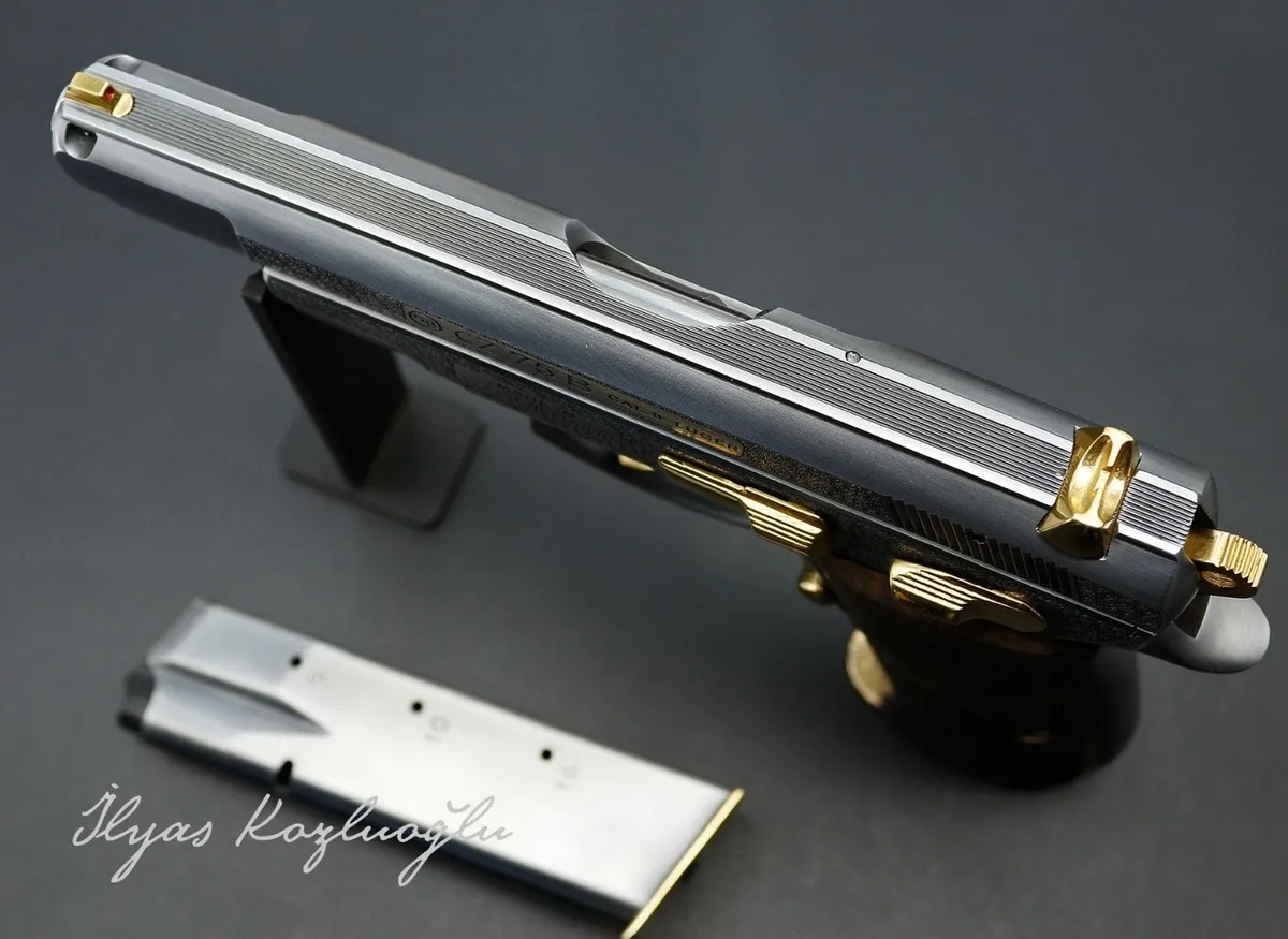 CZ 75 B – Eng Scroll Gravür – Açık Füme Titanyum Kaplama – Parlak Sarı Titanyum Parçalar Detay 5