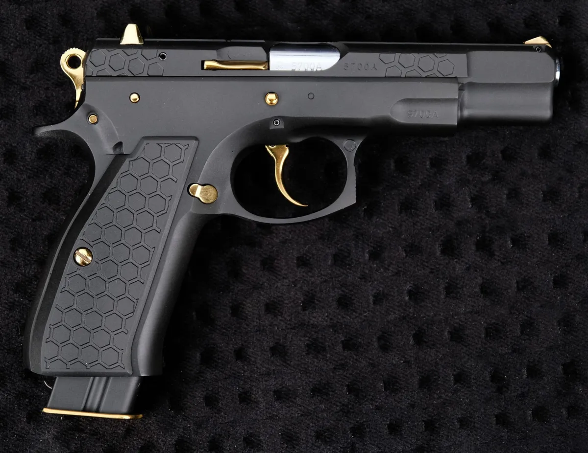 Cz 75 B Petek Desen Gravür- Mat Siyah Krom Kaplama Detay 2