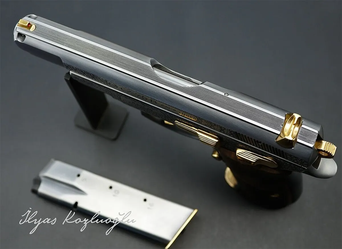 CZ 75 B  Scroll Desen Gravür & Füme Kaplama Detay 3