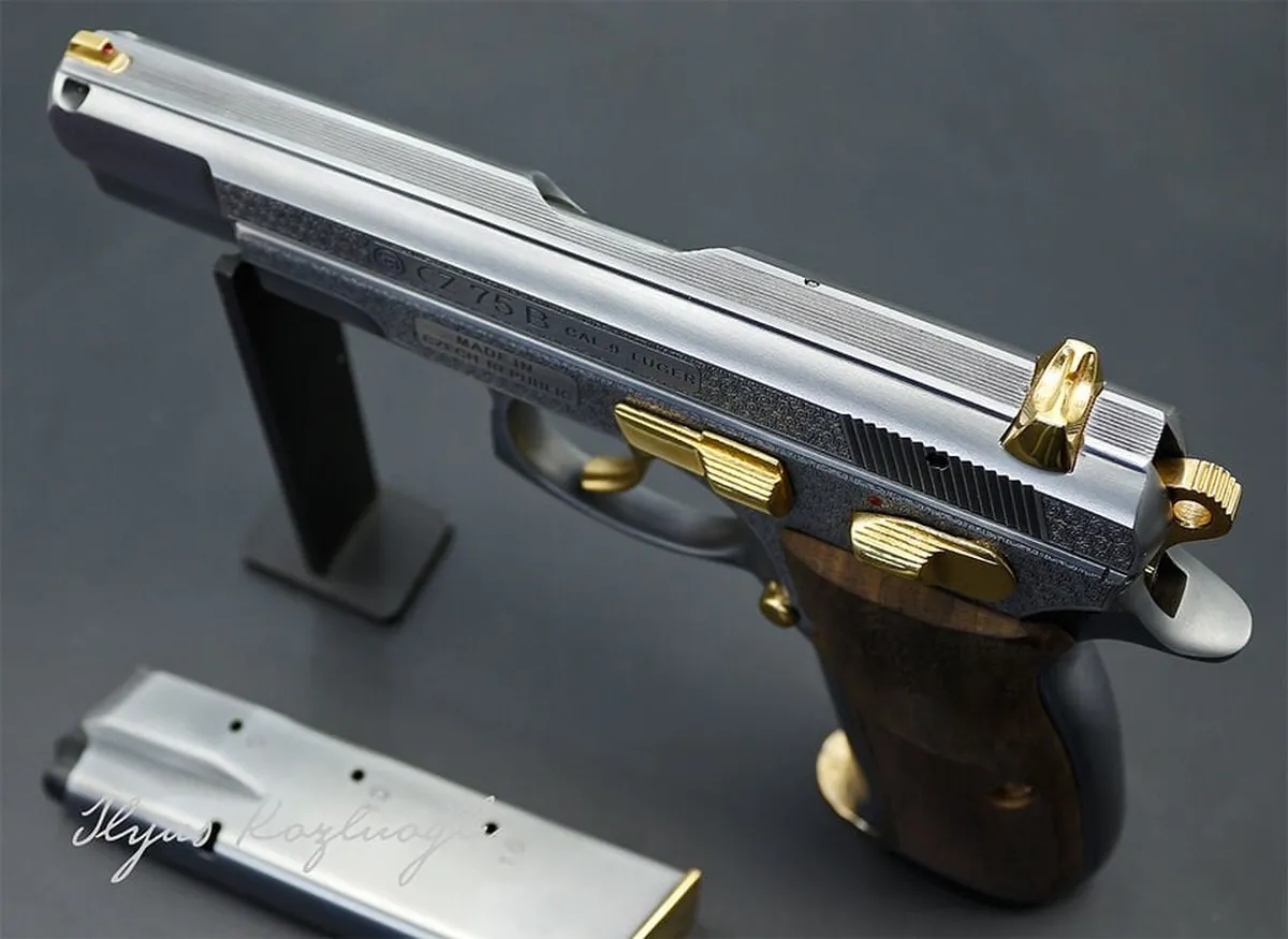 CZ 75 B  Scroll Desen Gravür & Füme Kaplama Detay 4