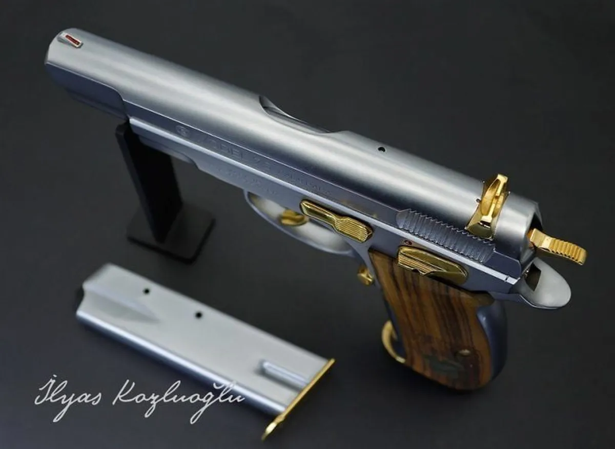CZ 75 Beyaz Krom Kaplama Detay 3