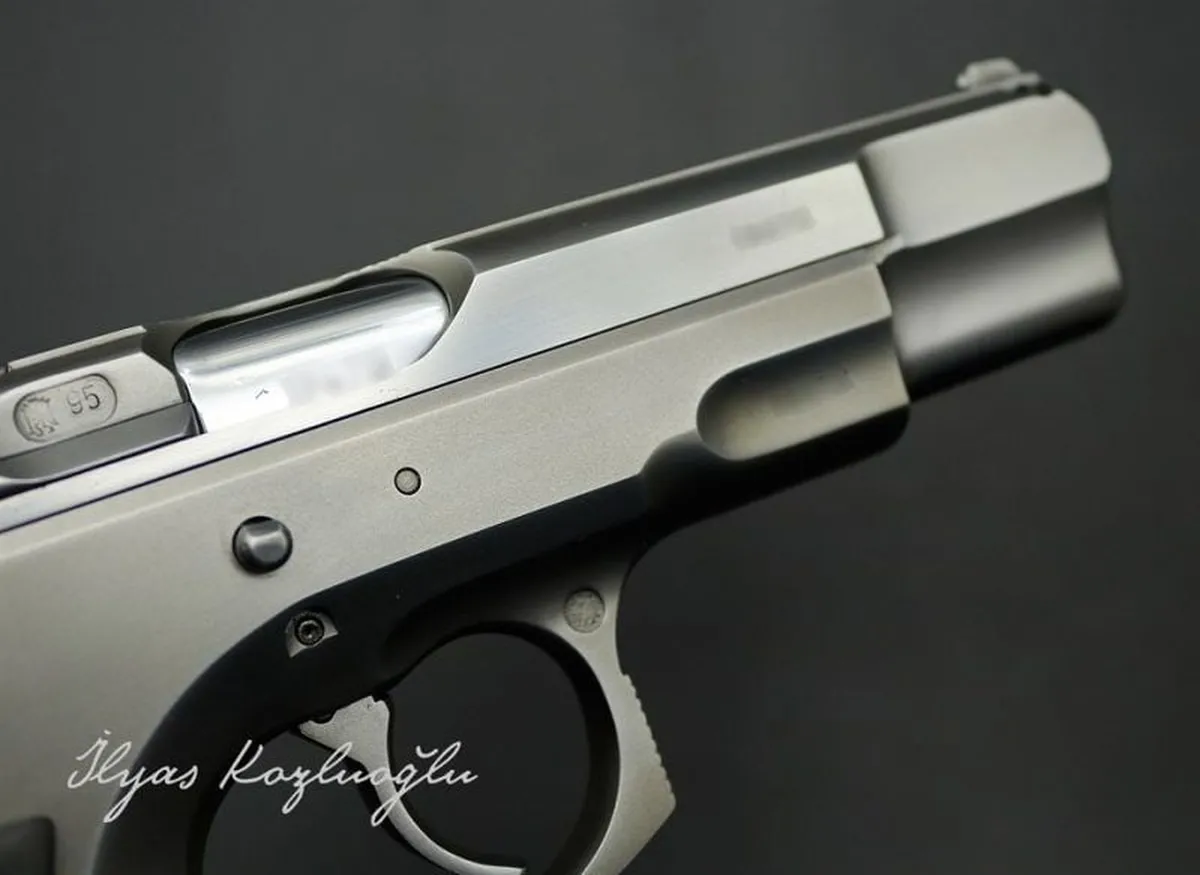 CZ 75 Titanyum Kaplama Detay 4