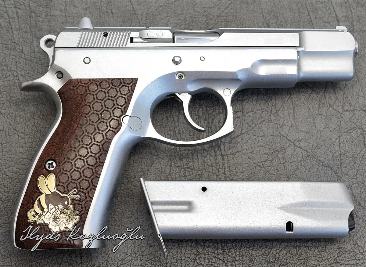 CZ 75B Mat Beyaz Kaplama Detay 2