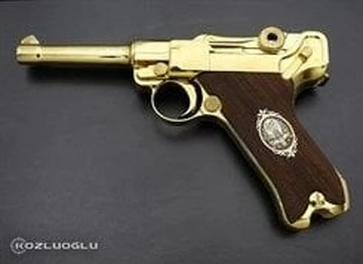 Luger Parabellum P08 – Parlak Sarı Titanyum Kaplama