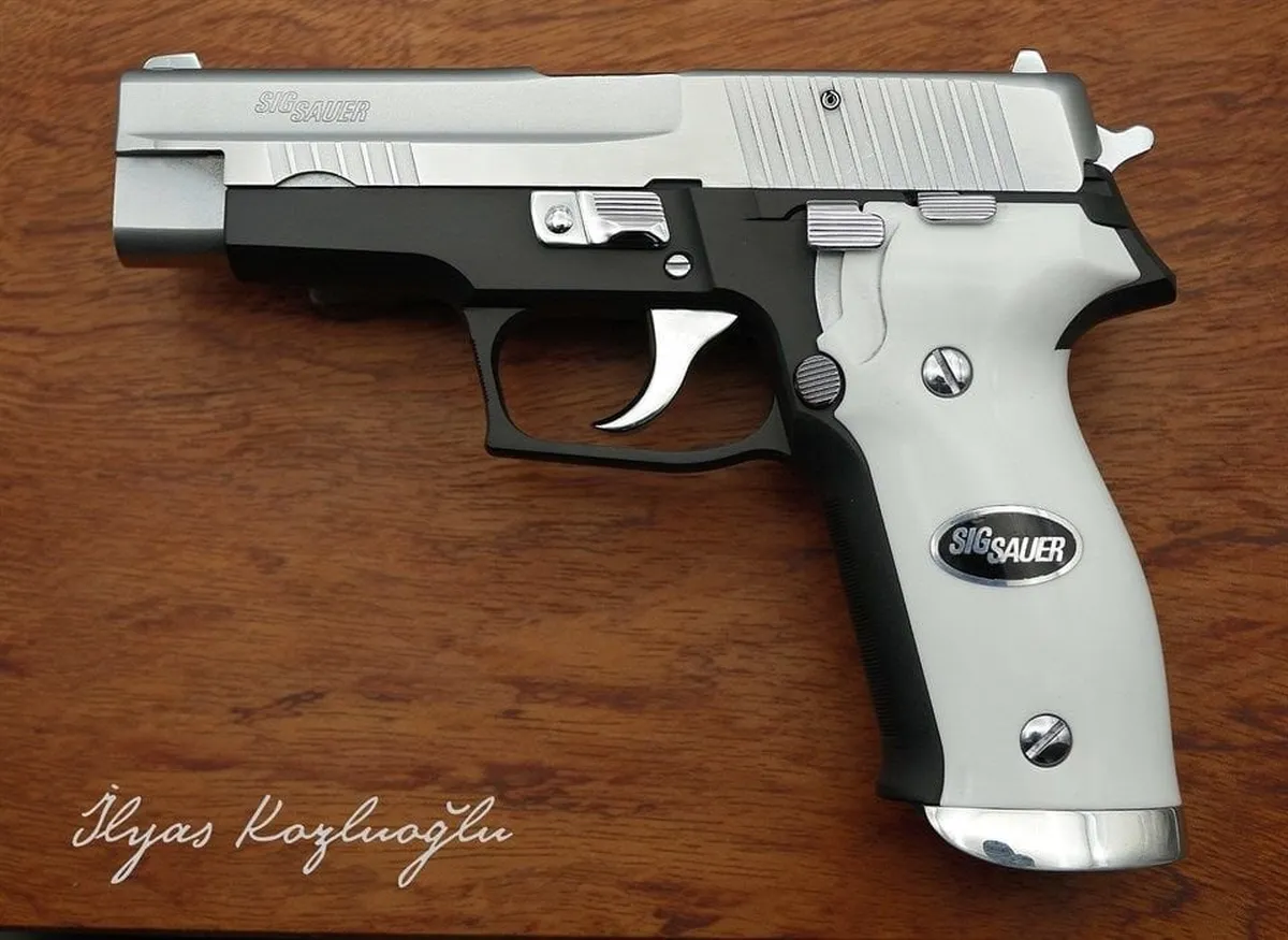 SigSauer P226 Beyaz Krom Kaplama Detay 3