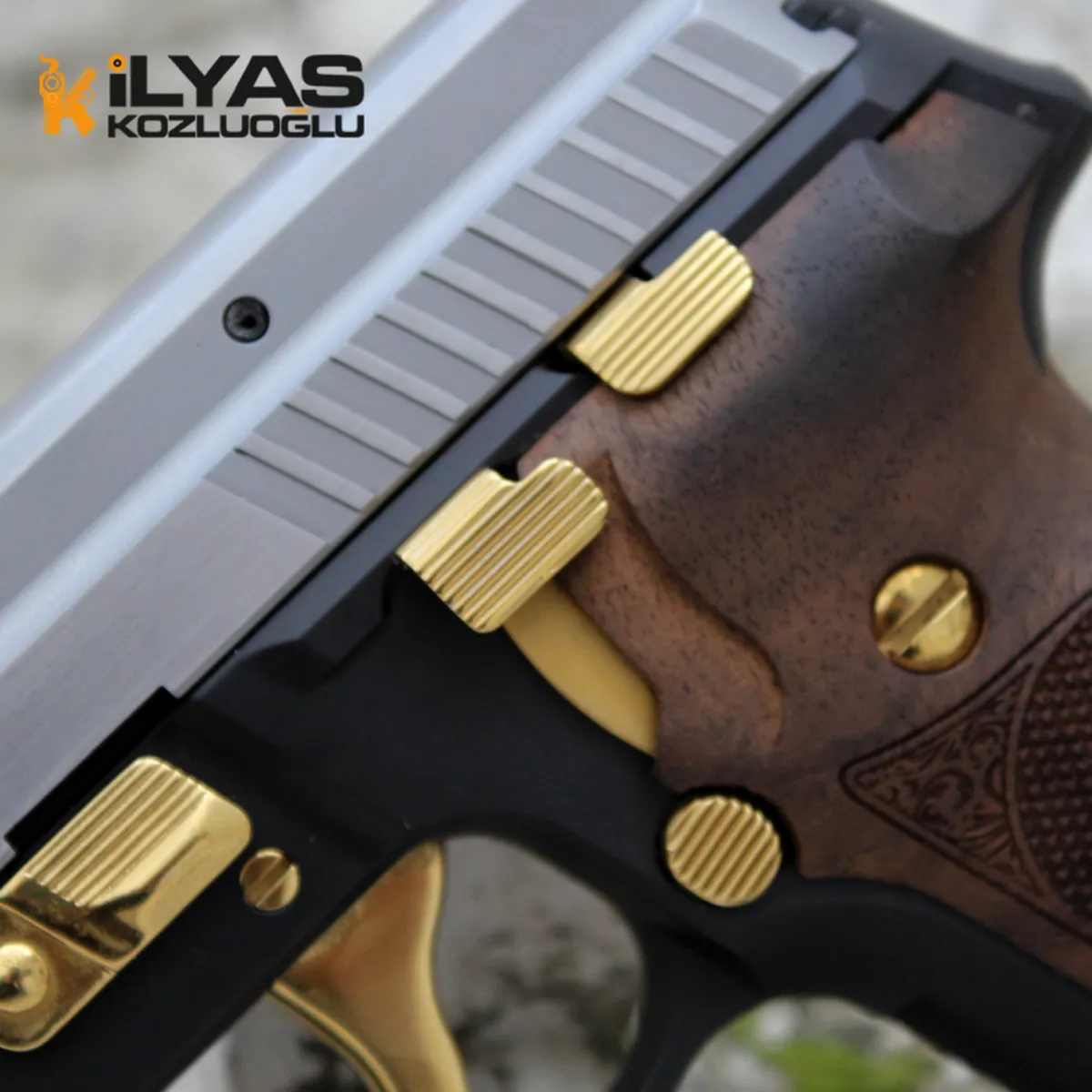 SıgSauer P226 Krom Kaplama & Sarı Parça Detay 2