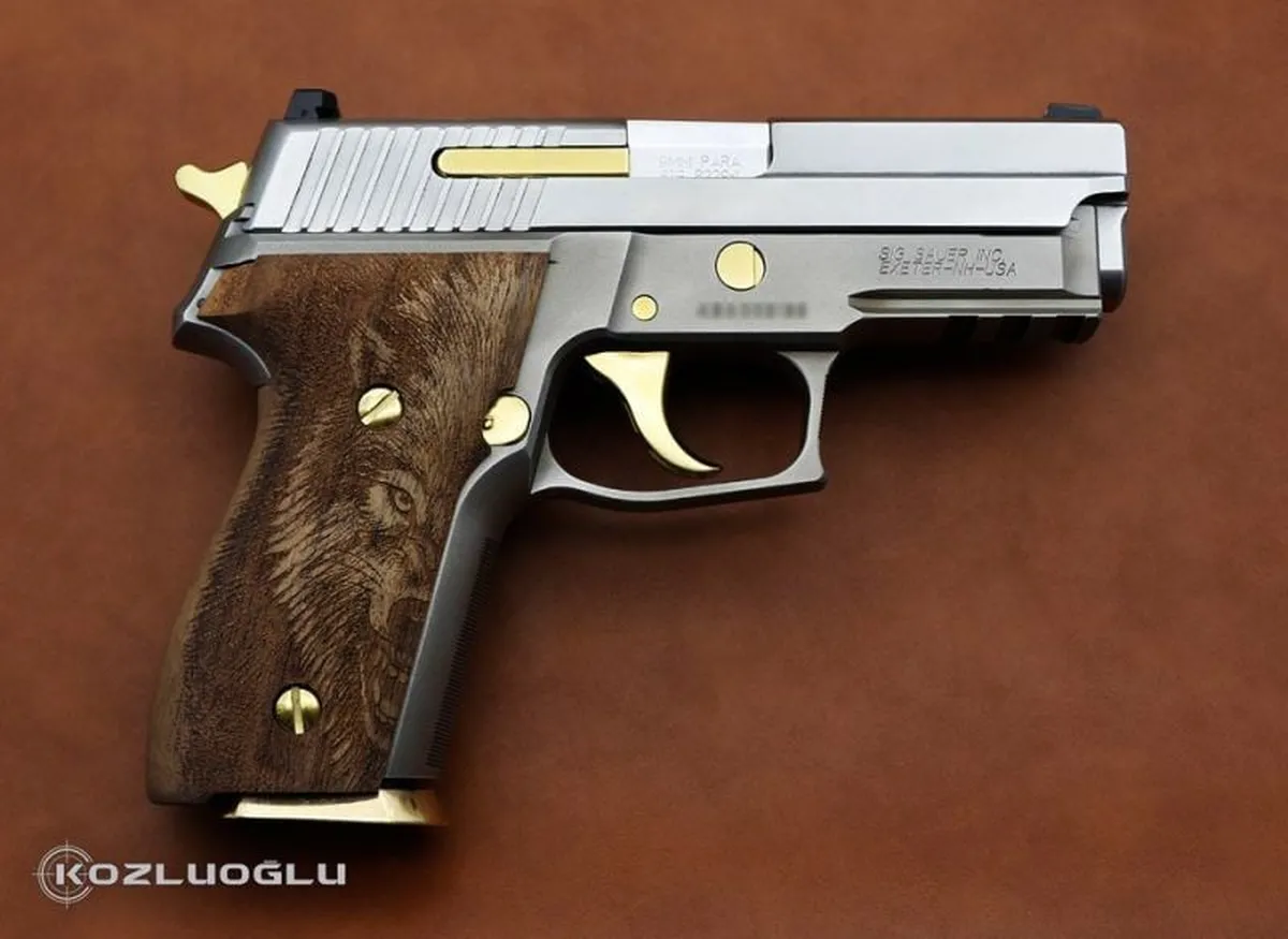 SıgSauer P229  3D Aslan Gravür & Titanyum Kaplama Detay 4