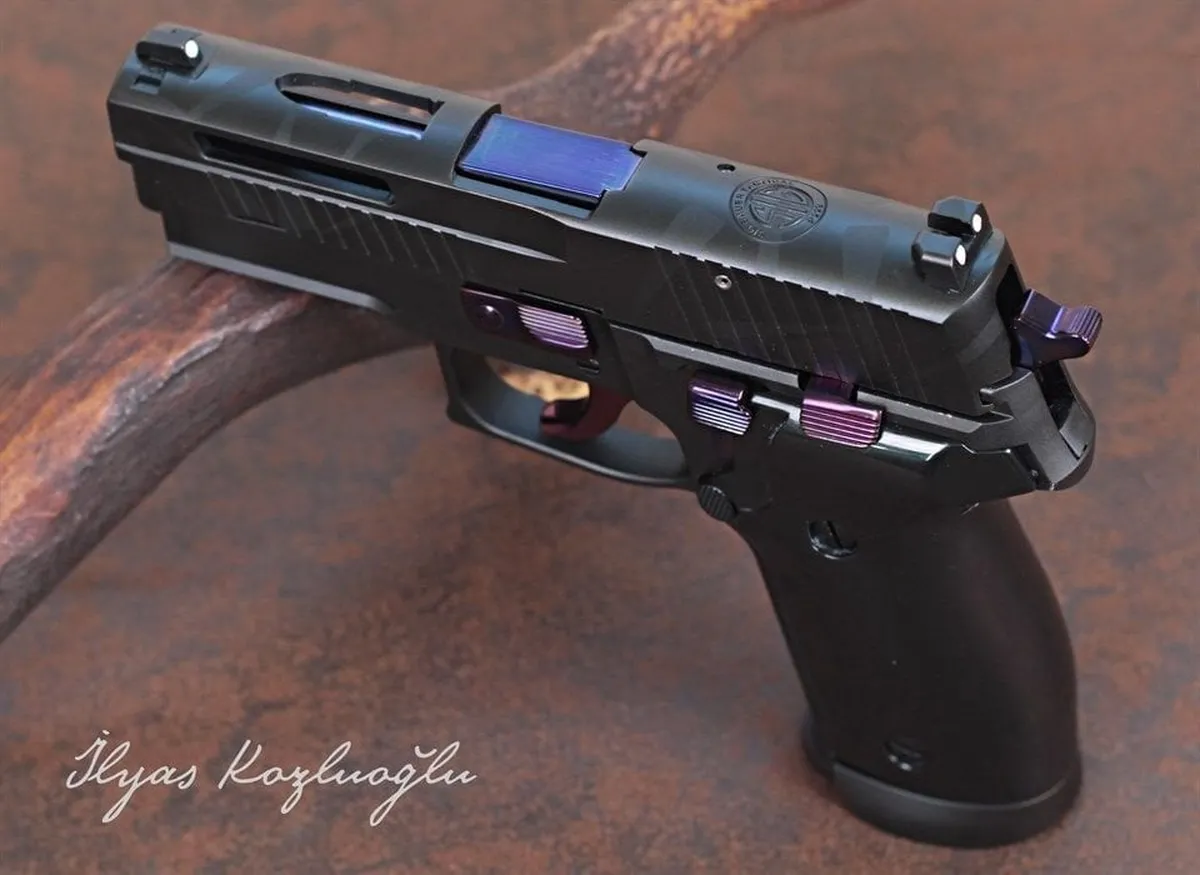 SıgSauer P229 Mermi Delikli Özel Modifiye & Özel Kaplama Detay 2