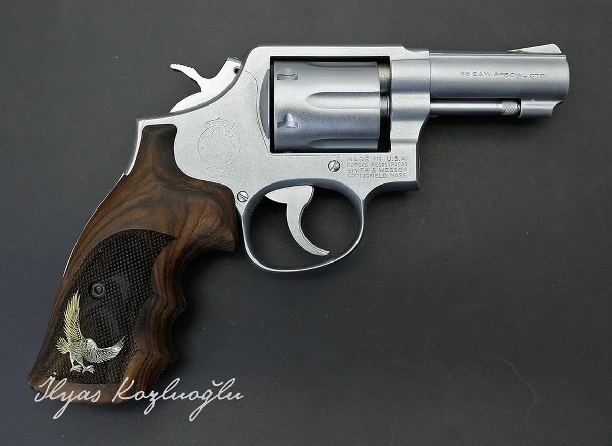 Smith&Wesson 38 Cal. Beyaz Krom Kaplama Detay 2