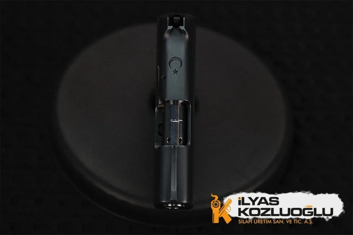 Zvi Kevin – Koyu Füme Titanyum Kaplama Detay 3